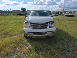 2006 Ford Expedition - Exterior Front Center Image